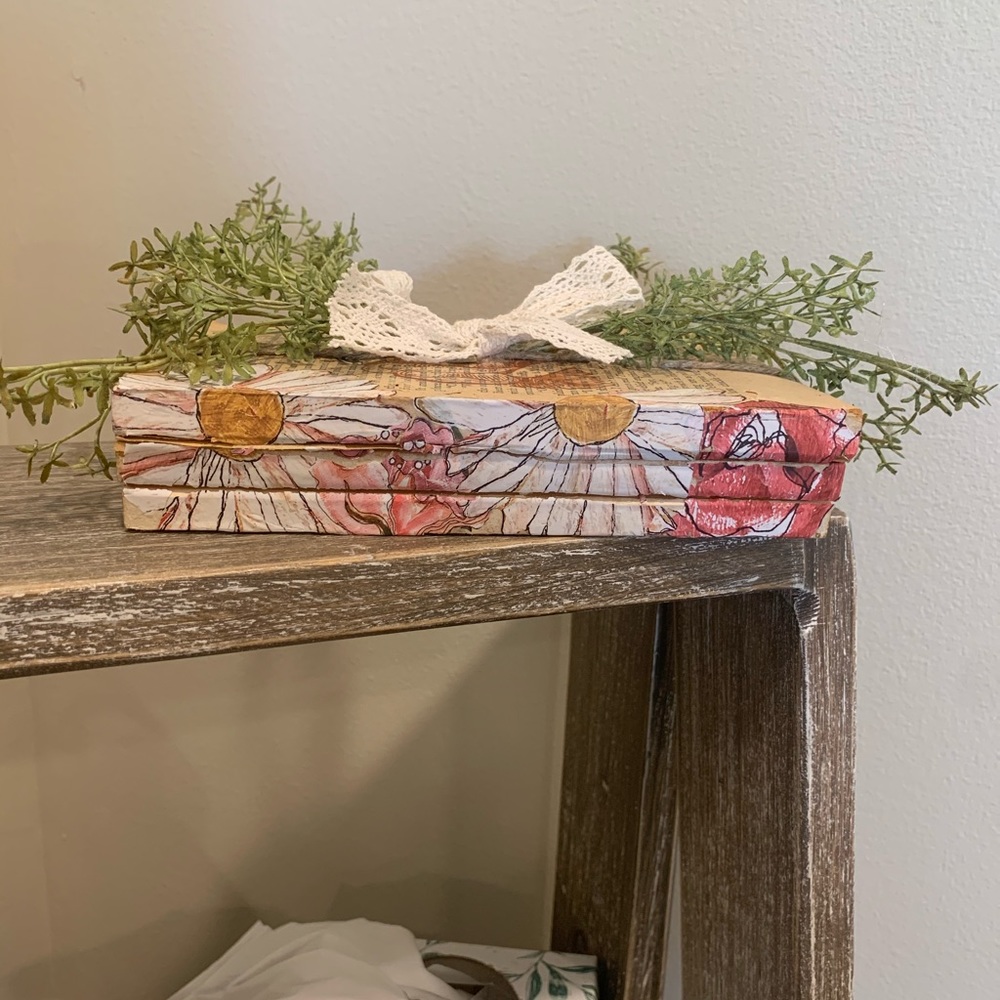 Small Floral Bookstack - Picture 5 of 5